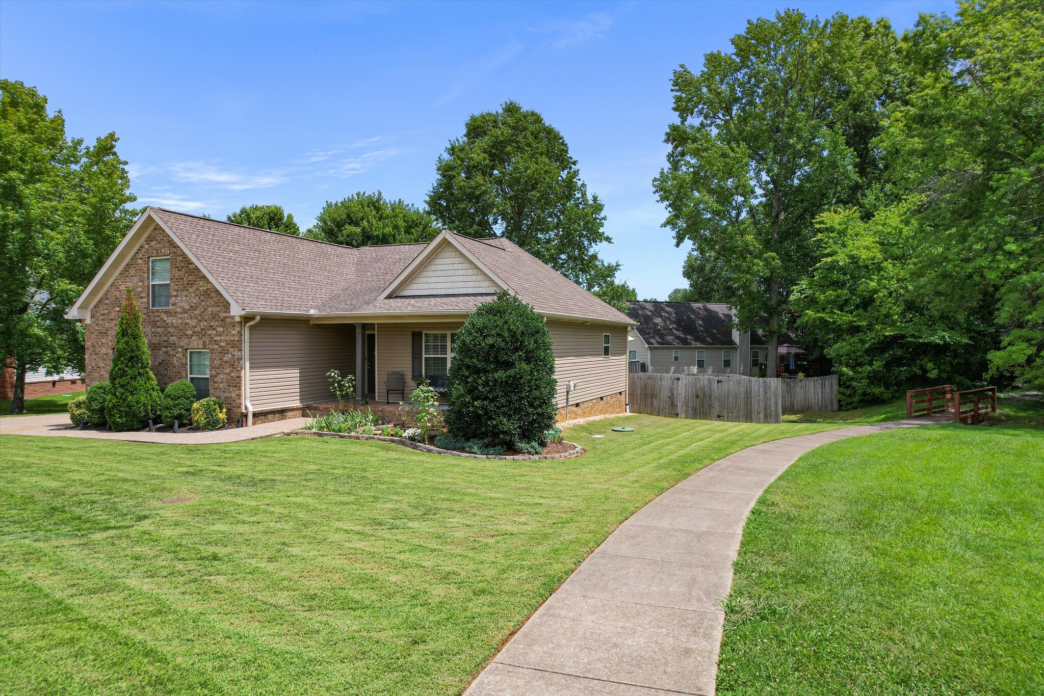 Property Photo:  500 Foster Dr  TN 37188 