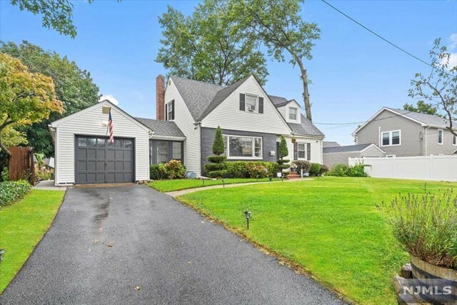 Property Photo:  638 Robinson Terrace  NJ 07083 