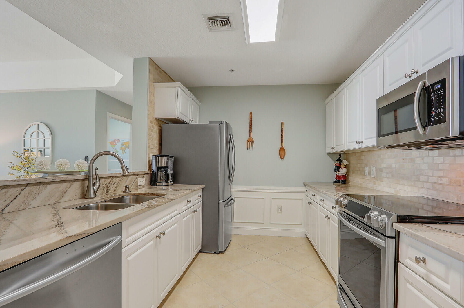 Property Photo:  1200 Town Center Drive 502  FL 33458 