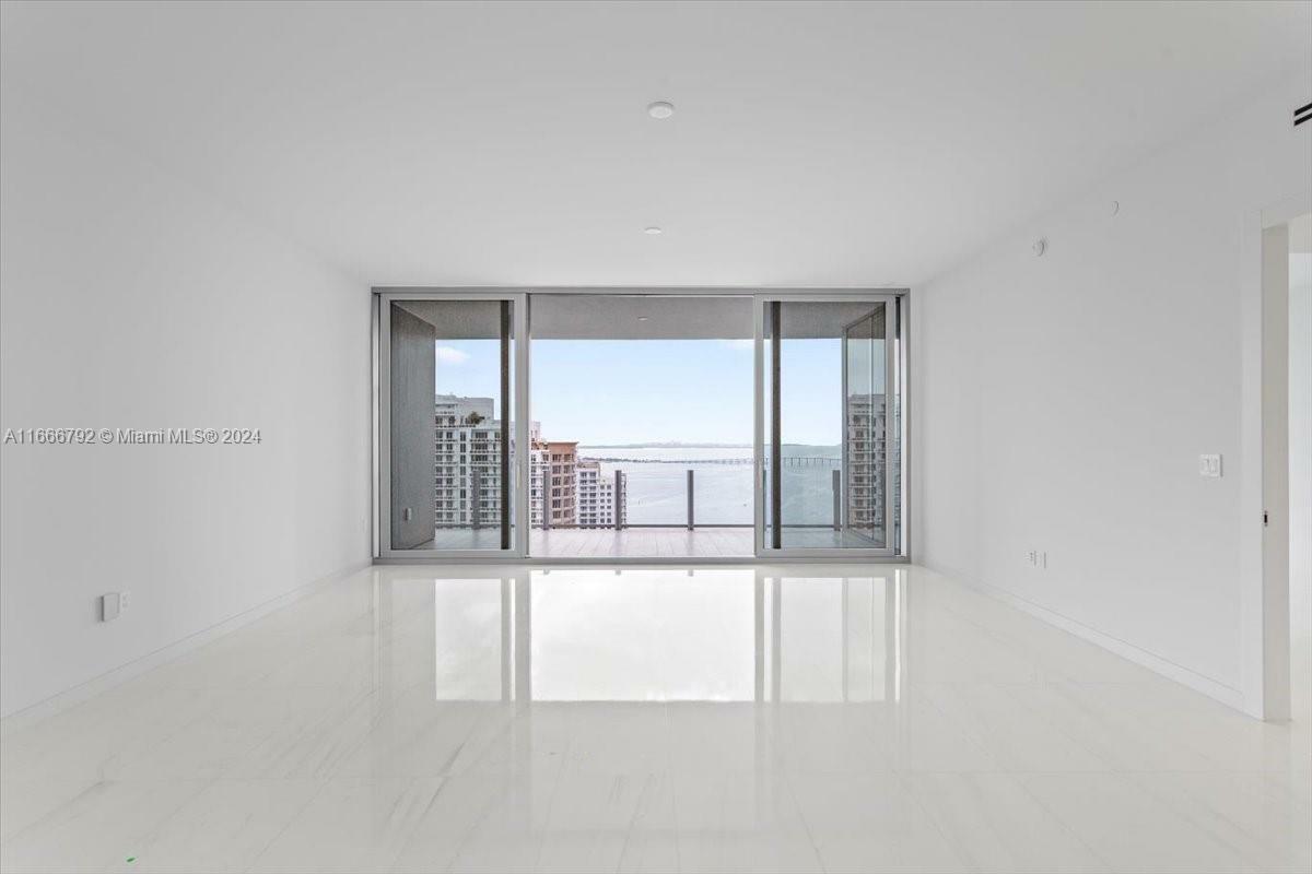 Property Photo:  300 Biscayne Blvd Way 3403  FL 33131 