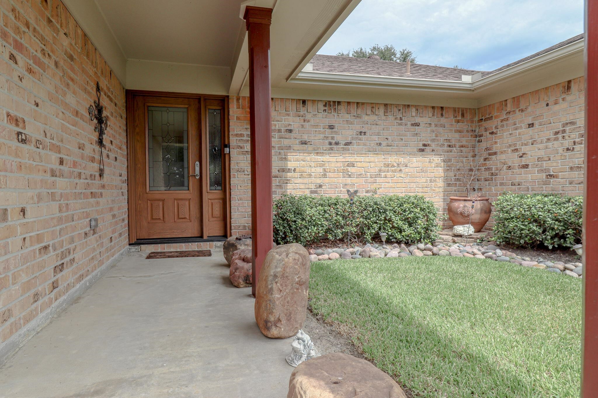 Property Photo:  6940 Killarney Dr.  TX 77706 