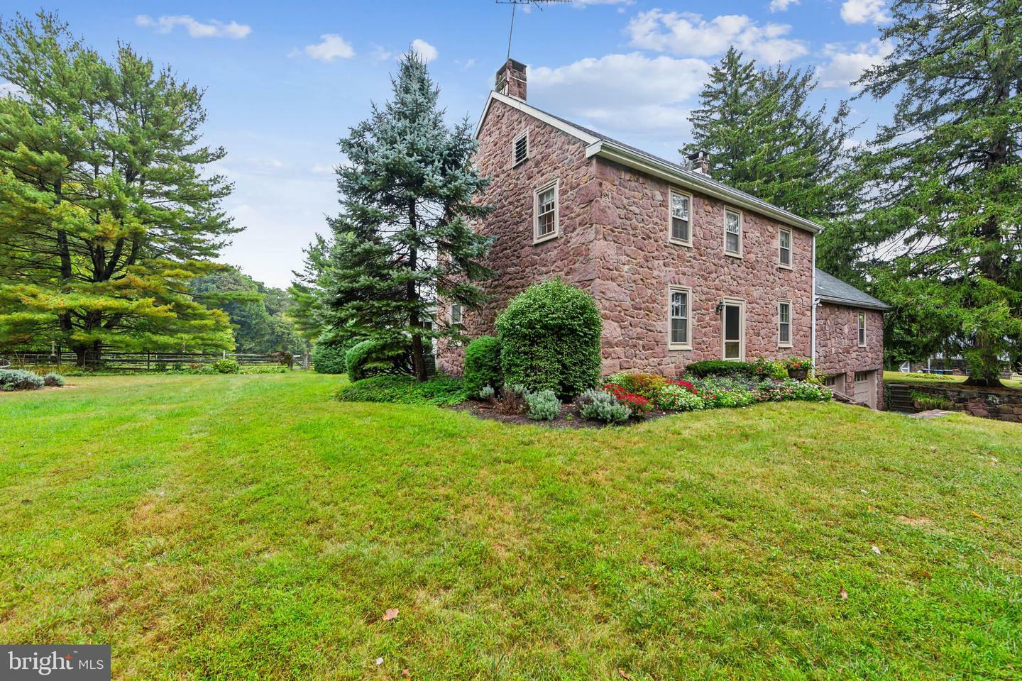 Property Photo:  1820 Chestnut Hill Road  PA 19465 