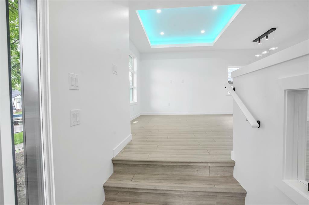 Property Photo:  726 Bannerman Avenue  MB R2W 0W4 