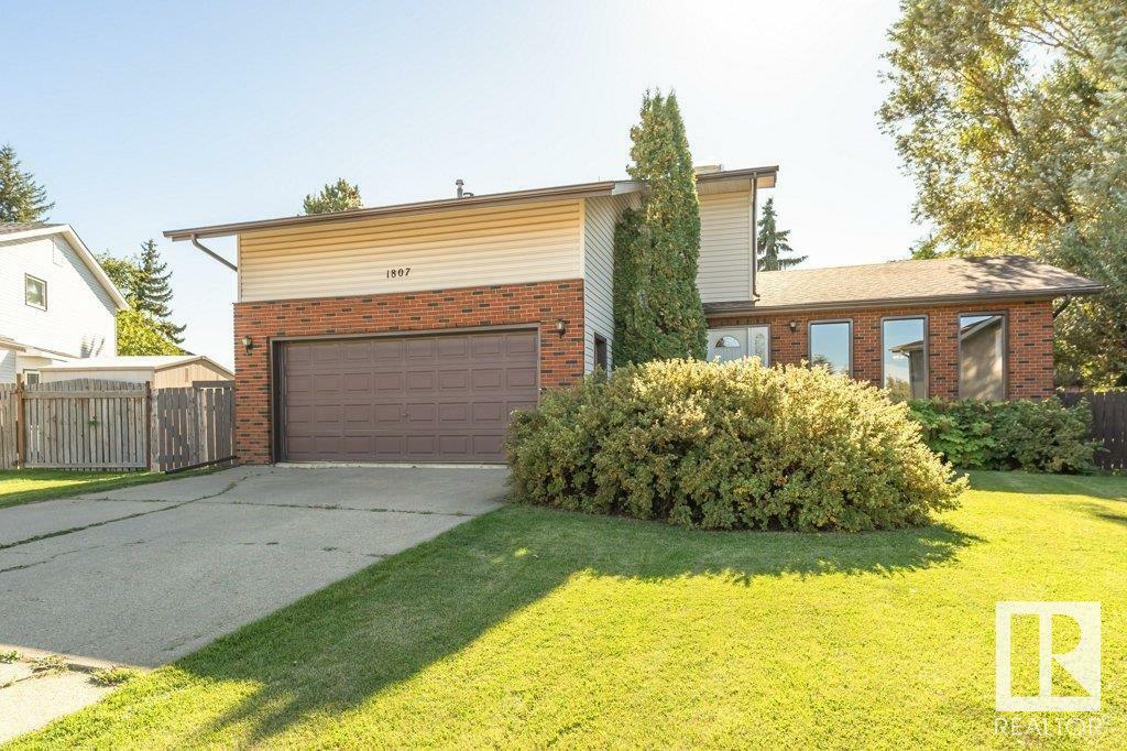 1807 104 Street NW  Edmonton AB T6J 5J9 photo