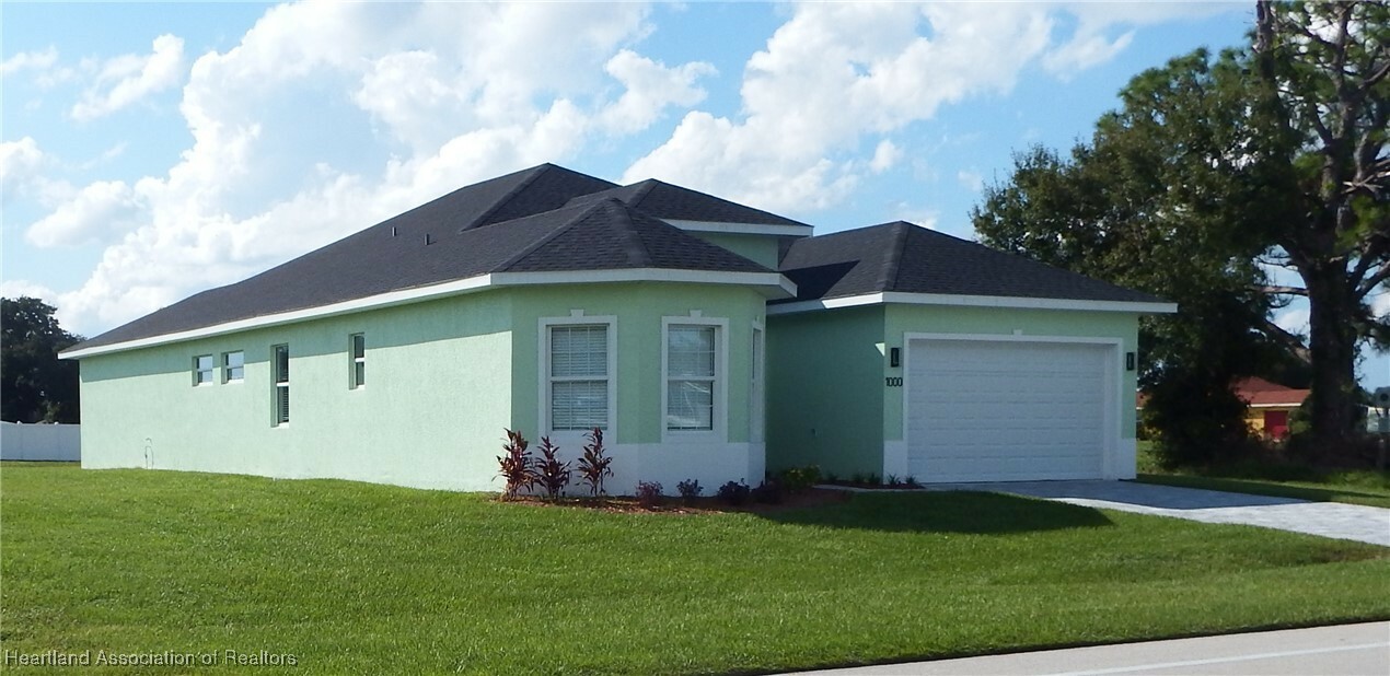 Property Photo:  1000 Duane Palmer Boulevard  FL 33876 