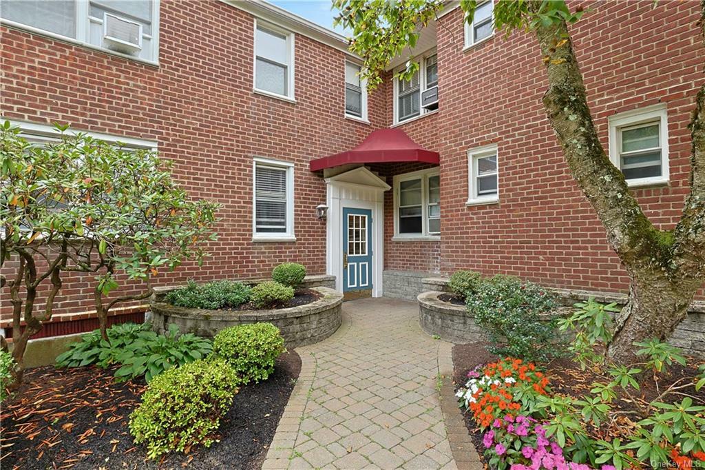 Property Photo:  3 Bryant Crescent 2D  NY 10605 