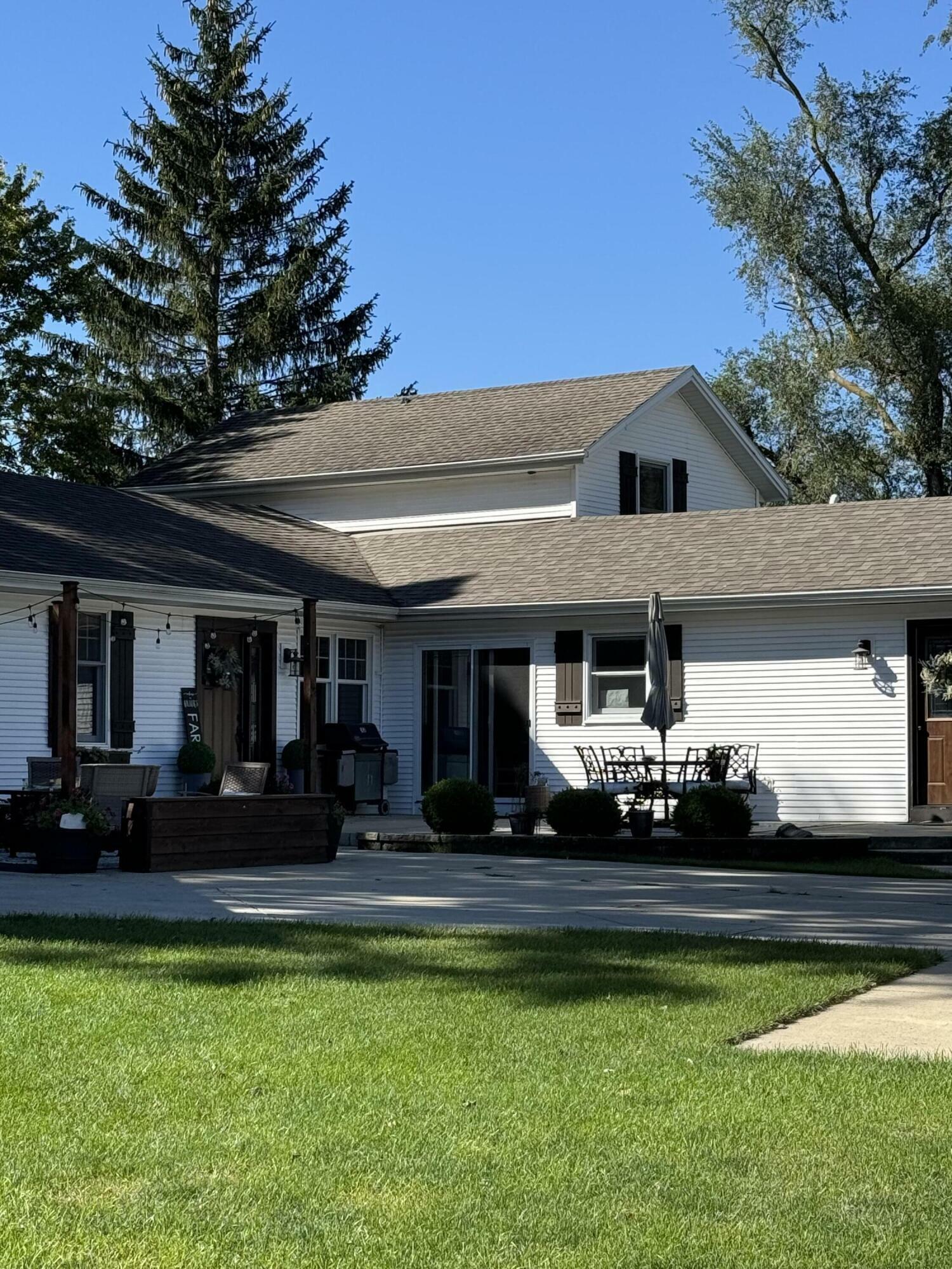 Property Photo:  18828 Plank Rd  WI 53182 