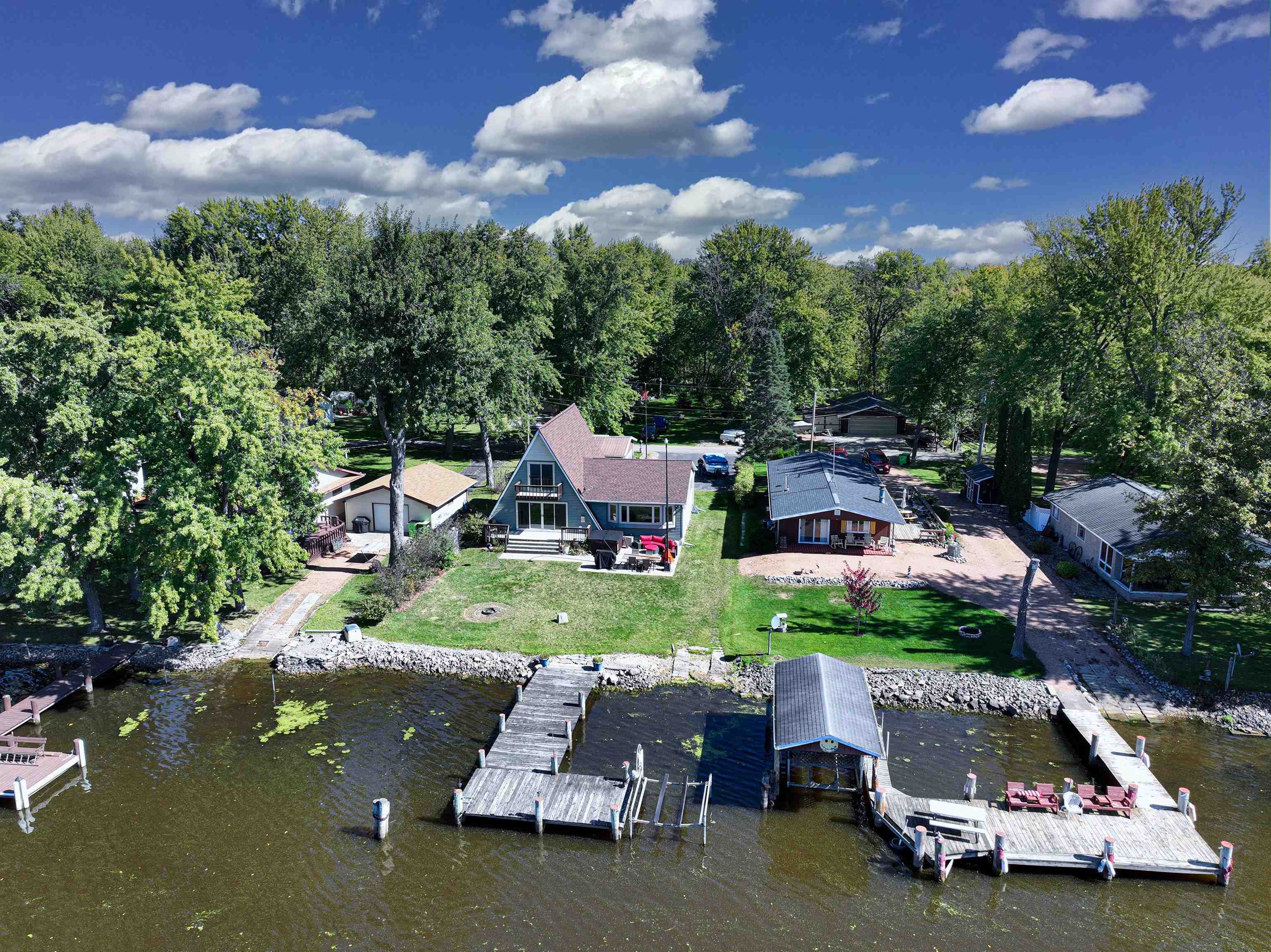 Property Photo:  8909 Riverview Lane  WI 54940-9605 