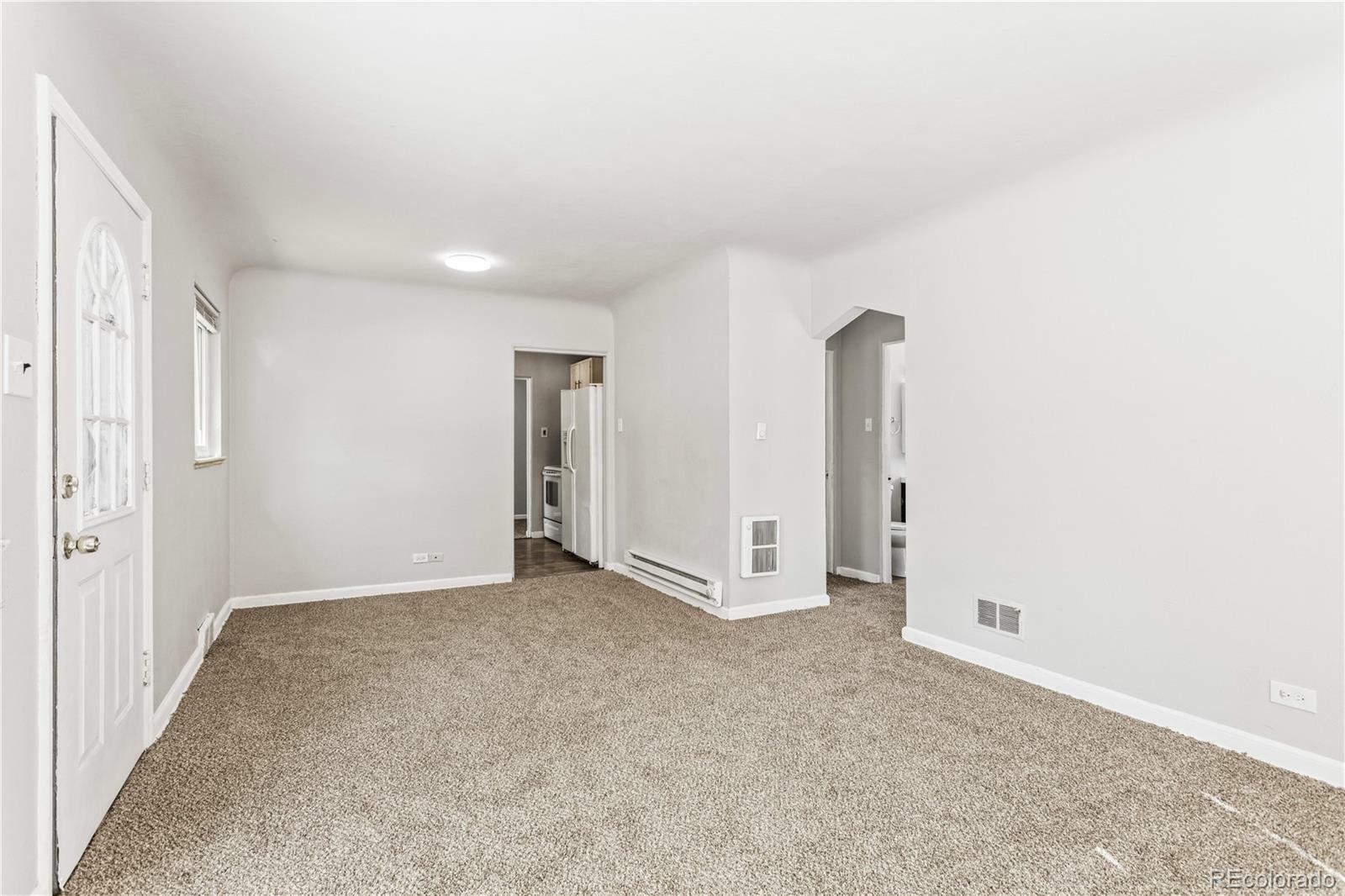 Property Photo:  2676 N Grape Street  CO 80207 