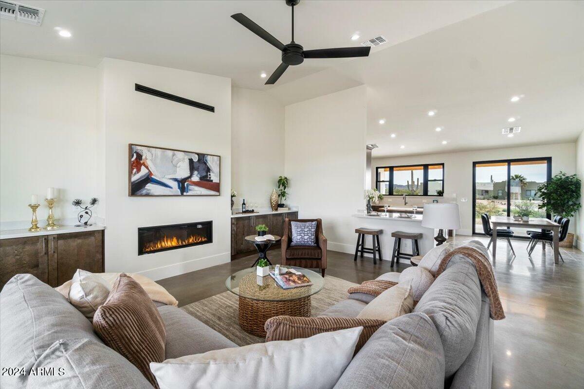 Property Photo: 25927 W Ravina Lane AZ 85342