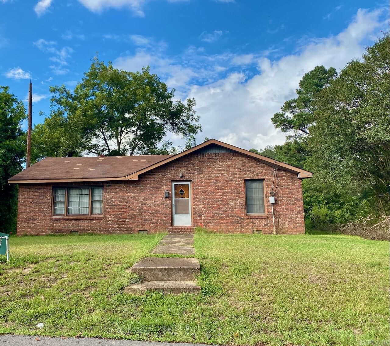 Property Photo:  274 Hickory Street  AR 71701 