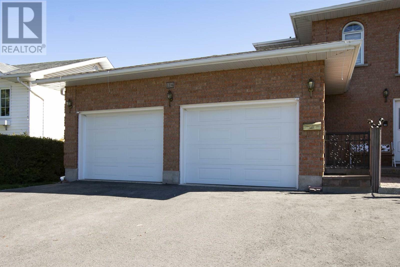 Property Photo:  124 Bitonti Cres  ON P6C 6B6 