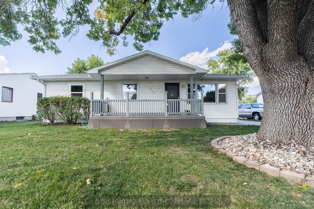 Property Photo: 3212 W 16th St NE 68803