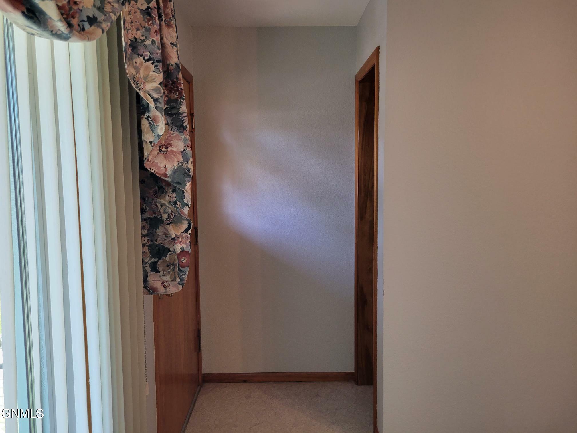 Property Photo:  215 1st Avenue NW  ND 58413 