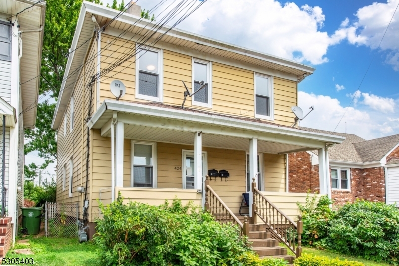 Property Photo:  424 Miltonia St  NJ 07036 