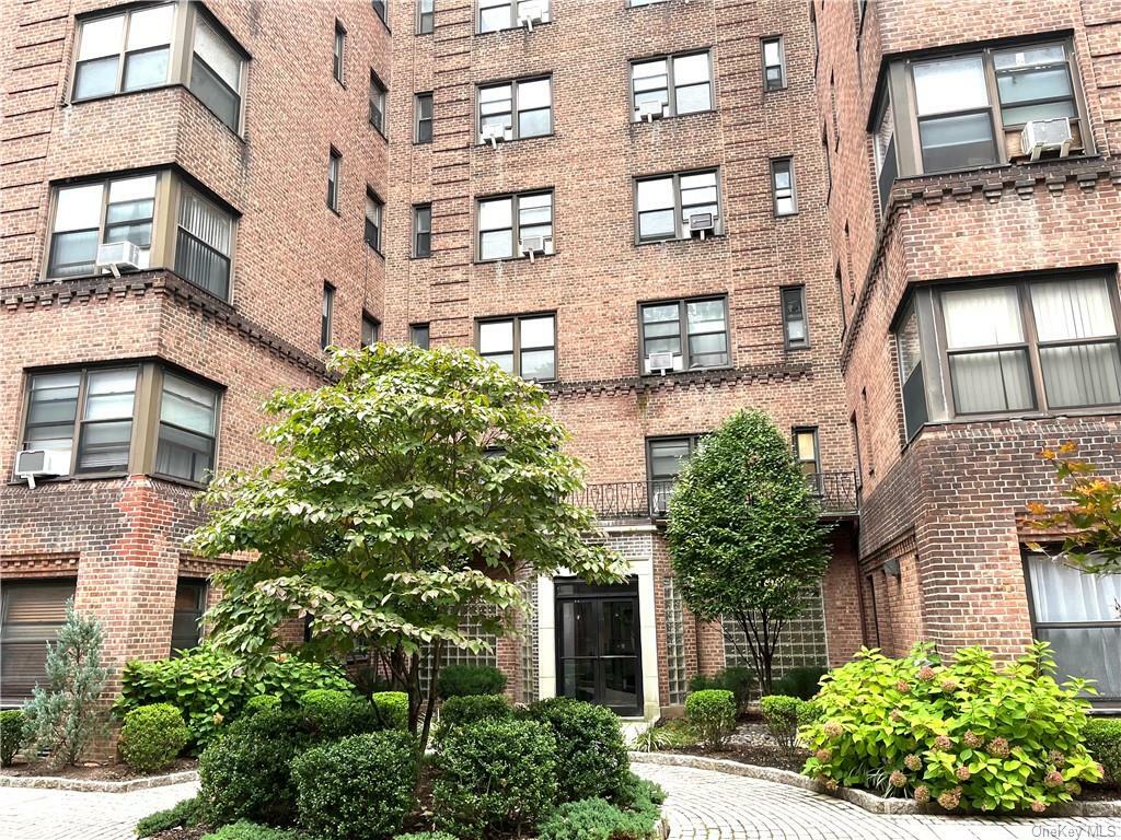 Property Photo:  101 Ellwood Avenue 3G  NY 10552 