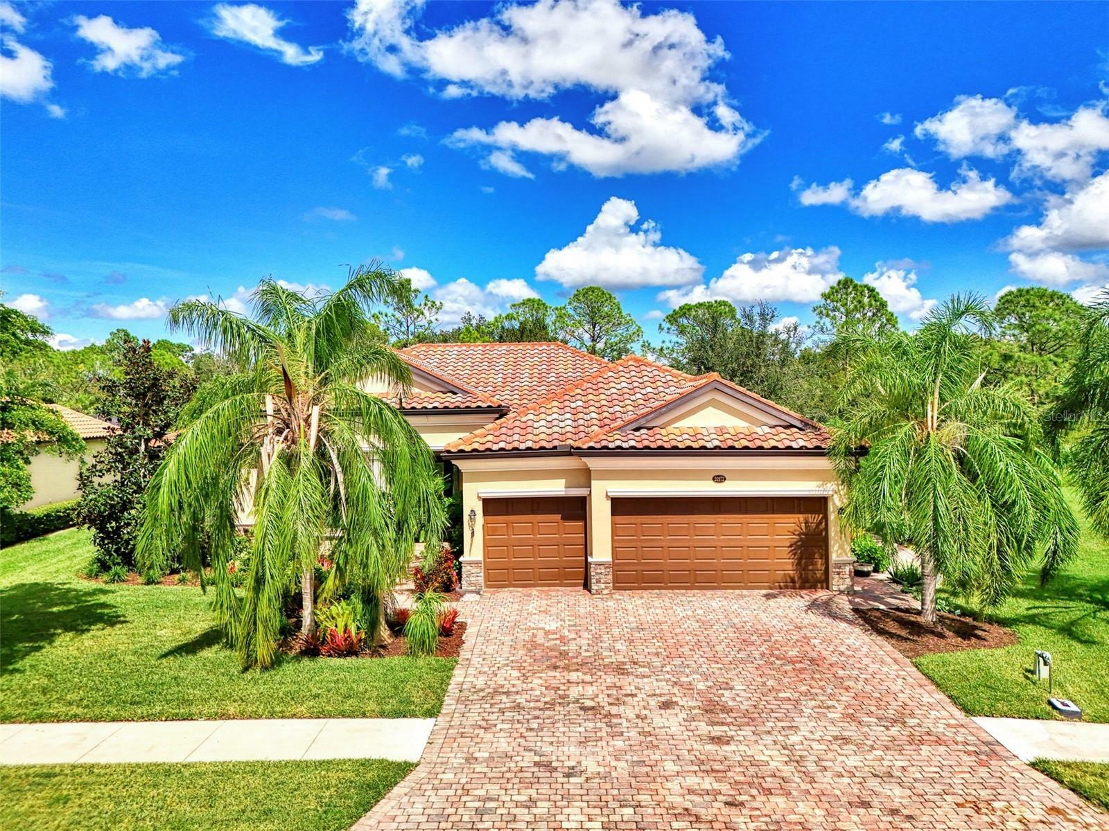 Property Photo:  20973 Loggia Court  FL 34293 