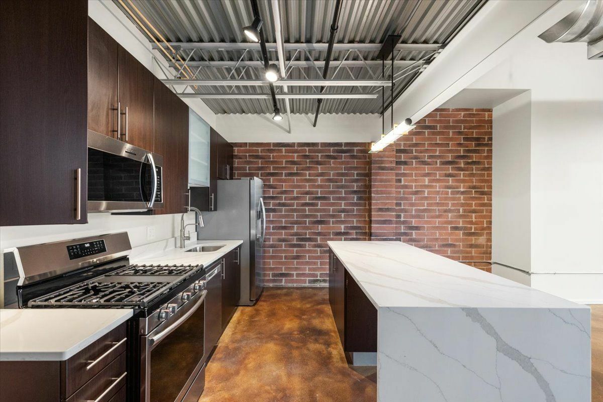 Property Photo:  333 E Parent Avenue 41  MI 48067 3763 