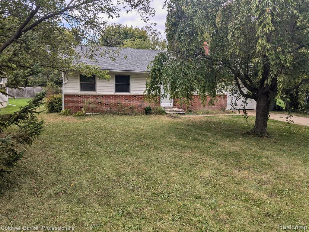 Property Photo: 2818 Doyle Street MI 48453 1053