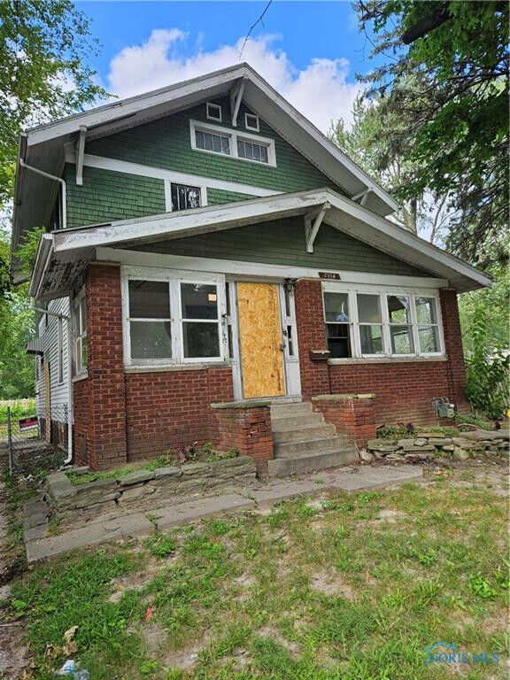 Property Photo: 2414 W Alexis Road OH 43613