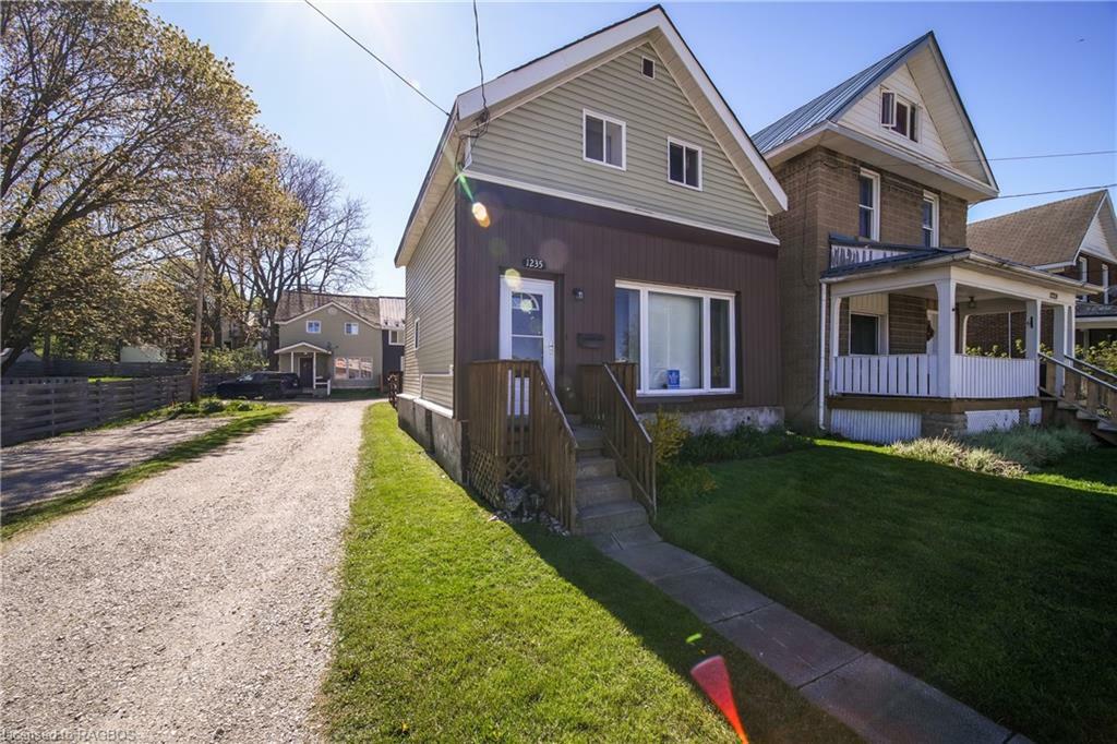 Photo de la propriété:  1235 2nd Avenue E  ON N4K 2J2 