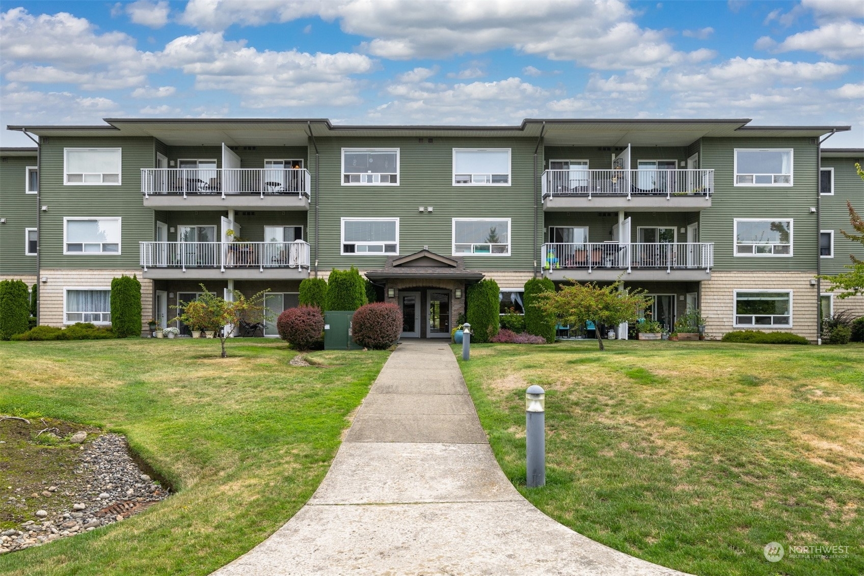 Property Photo: 508 Darby Drive 215 WA 98226