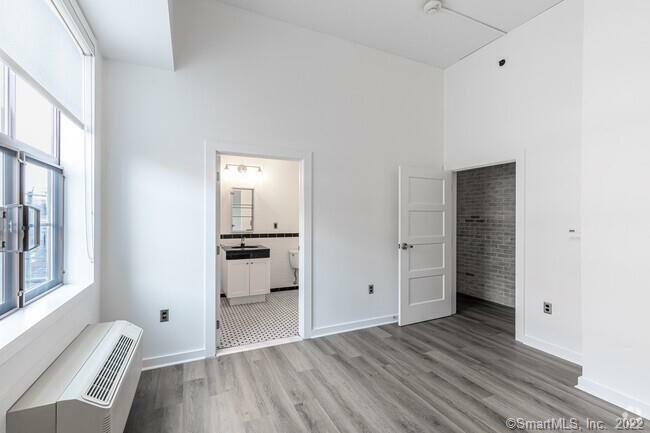 Property Photo:  15 Dinah Street 301  CT 06107 