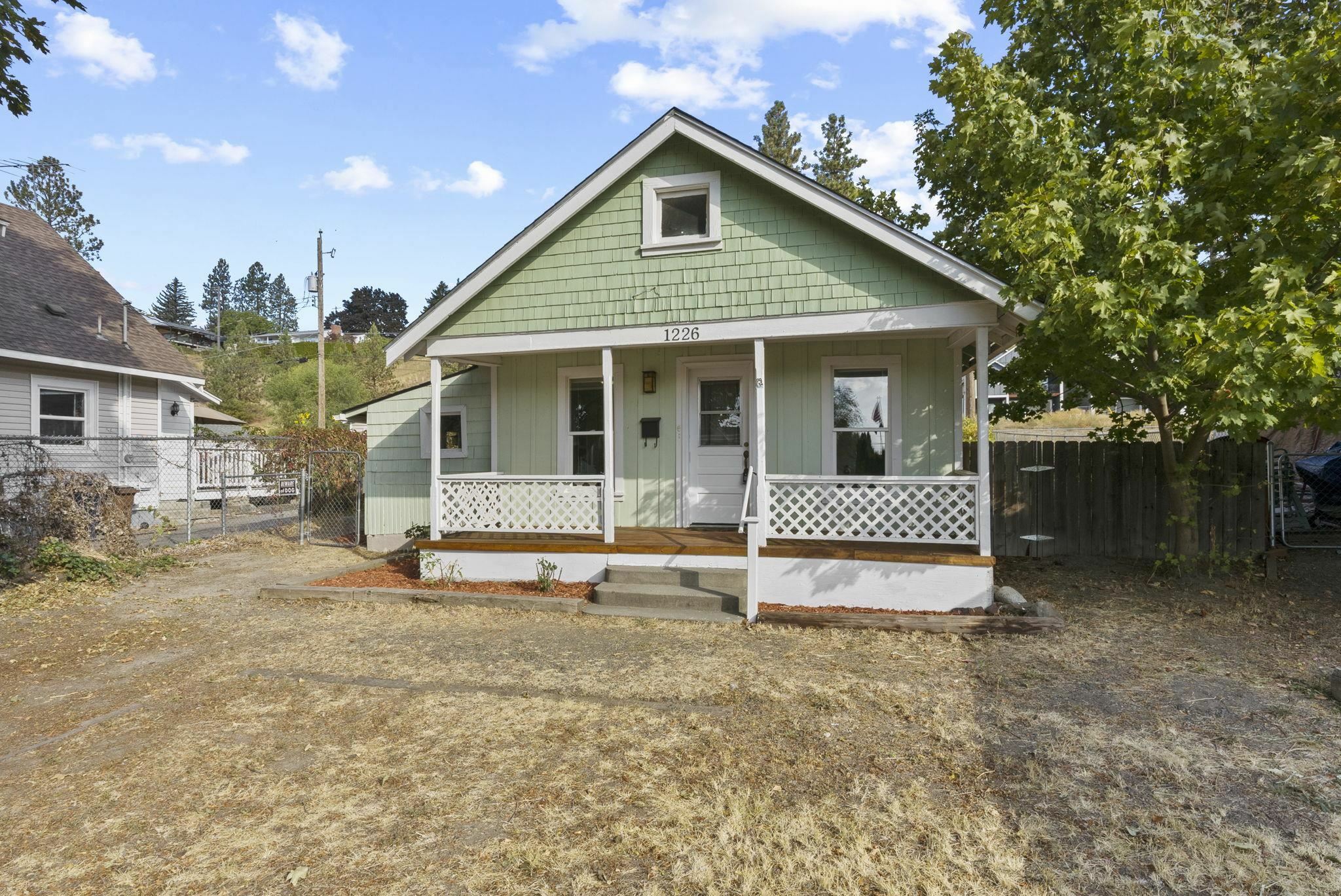 Property Photo:  1226 W Alice Ave  WA 99205 