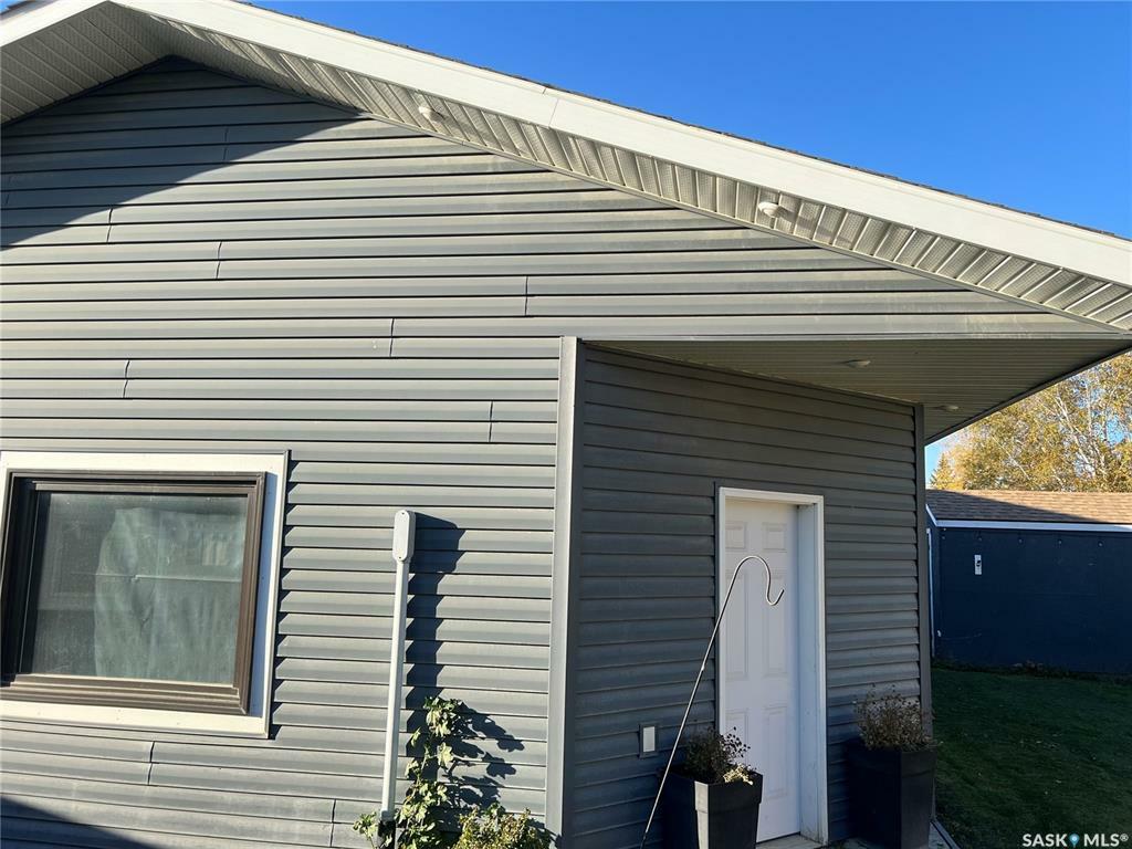 Property Photo:  104 Cooper Street  SK S0E 1H0 