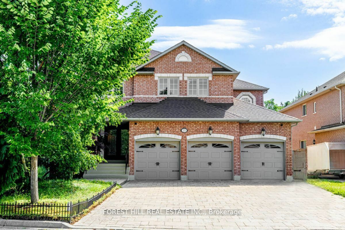 Property Photo:  23 Marinucci Crt  ON L4C 0M3 