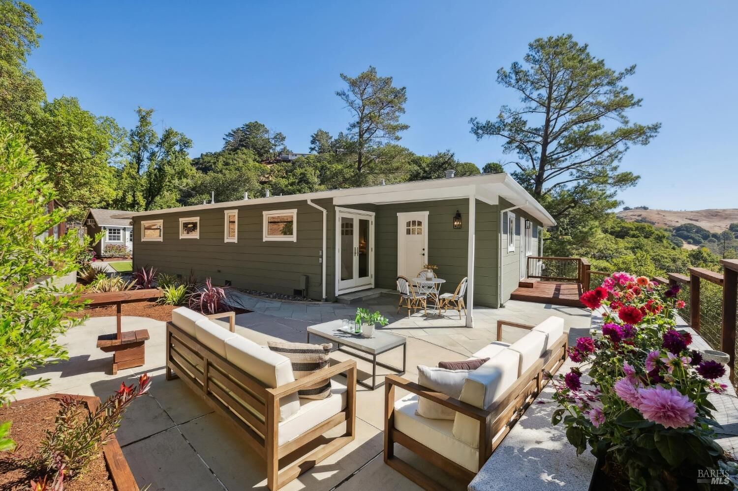 Property Photo:  575 Oak Manor Drive  CA 94930 