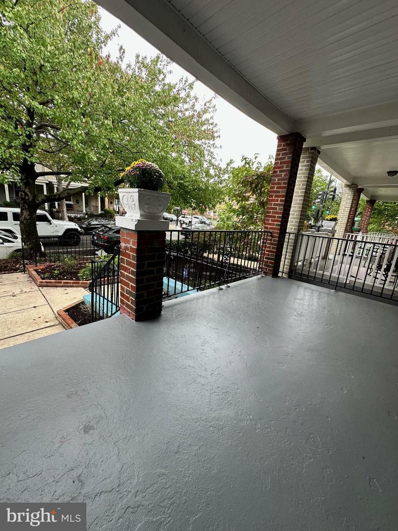 Property Photo:  204 16th Street SE A  DC 20003 