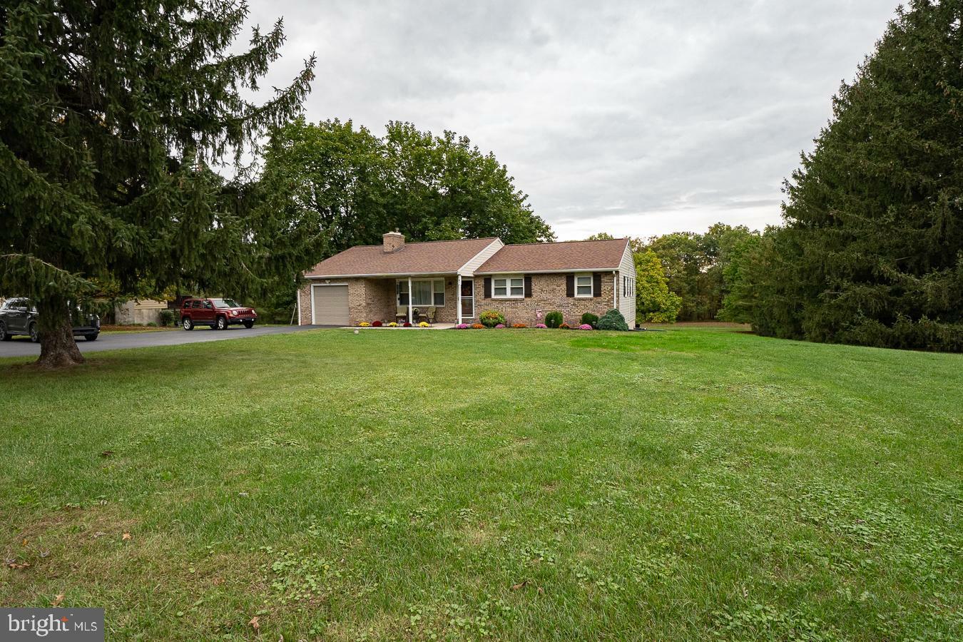 Property Photo:  51 Winding Road  PA 19512 