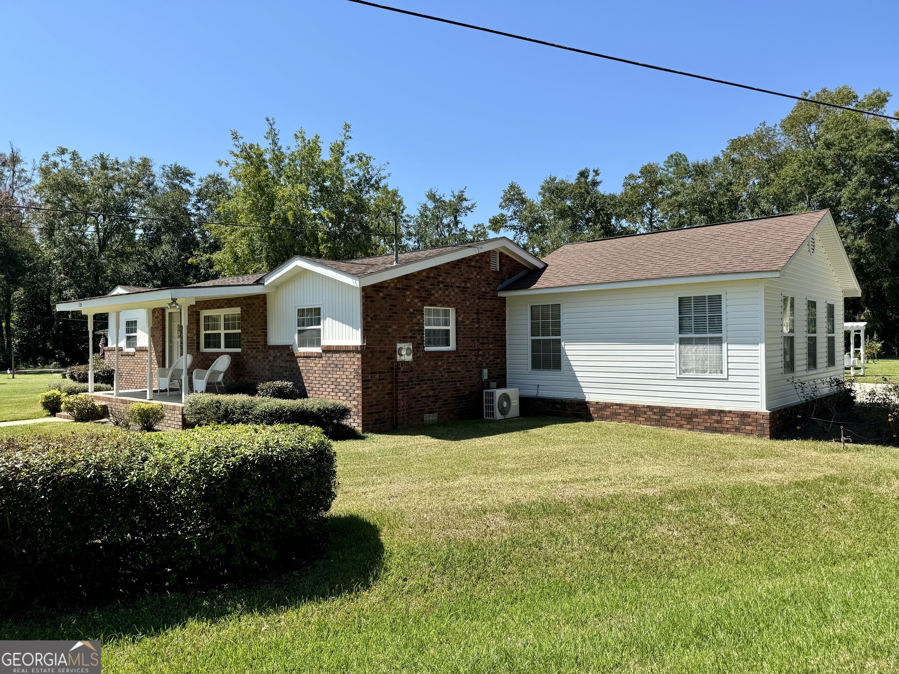 Property Photo:  505 Laura Street  GA 31548 