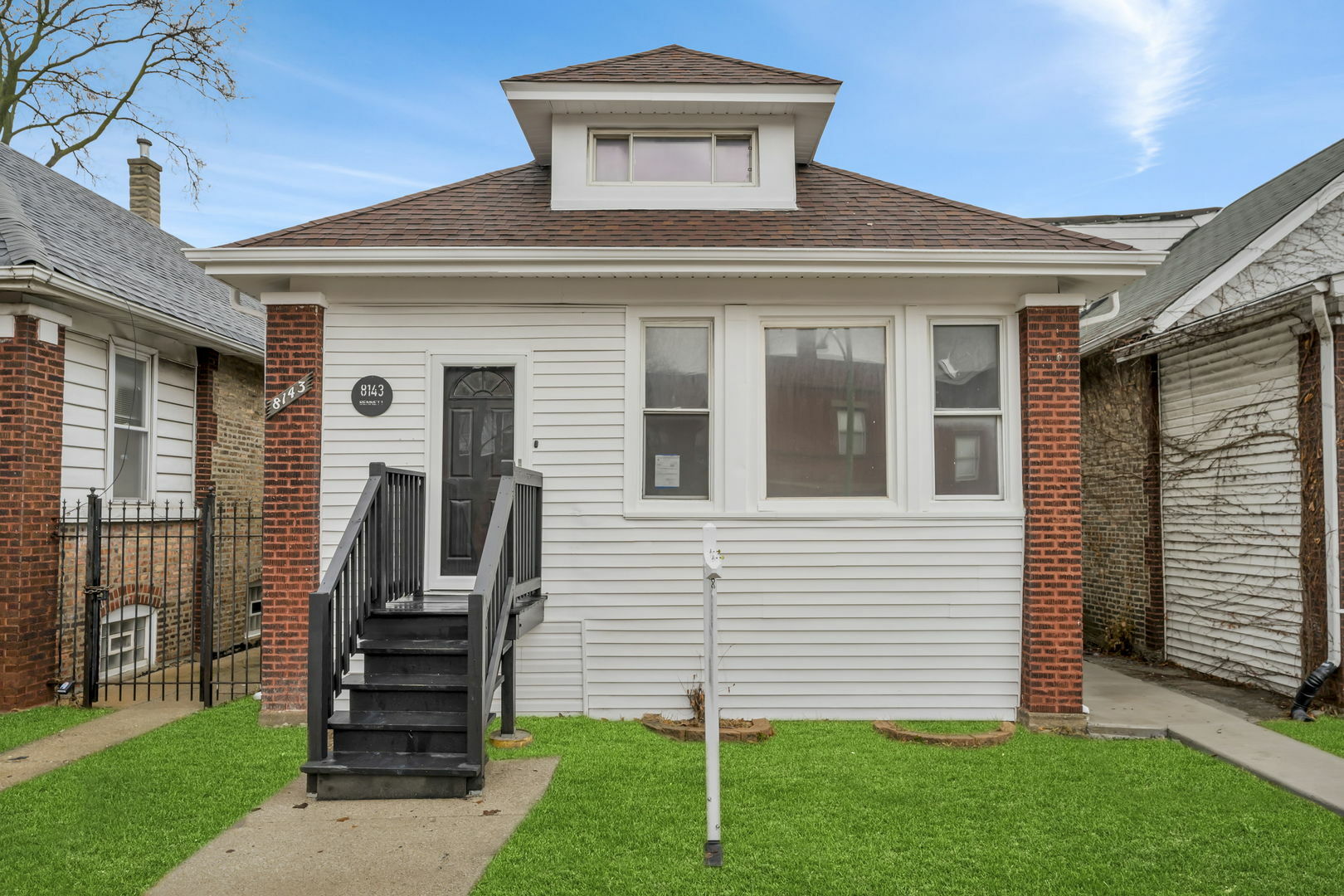 Property Photo:  8143 S Bennett Avenue  IL 60617 