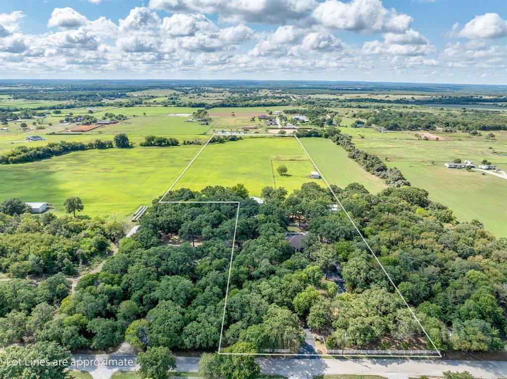 Property Photo:  685 County Road 3336  TX 76073 