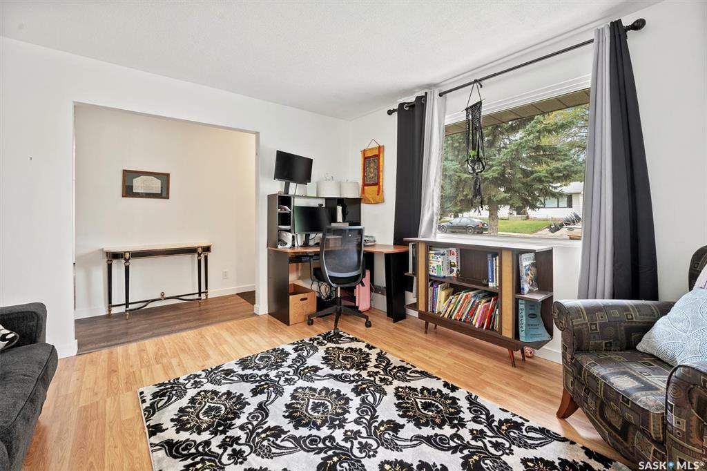 Property Photo:  306 Winnipeg Avenue N  SK S7L 3P4 