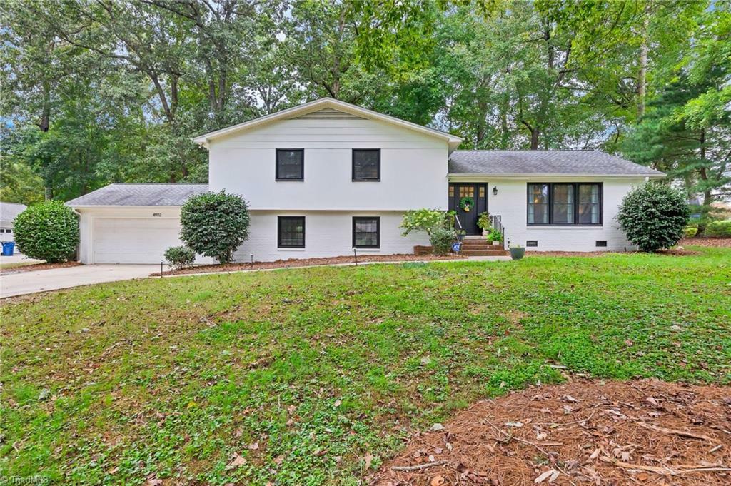 Property Photo:  4902 Forest Oaks Drive  NC 27406 