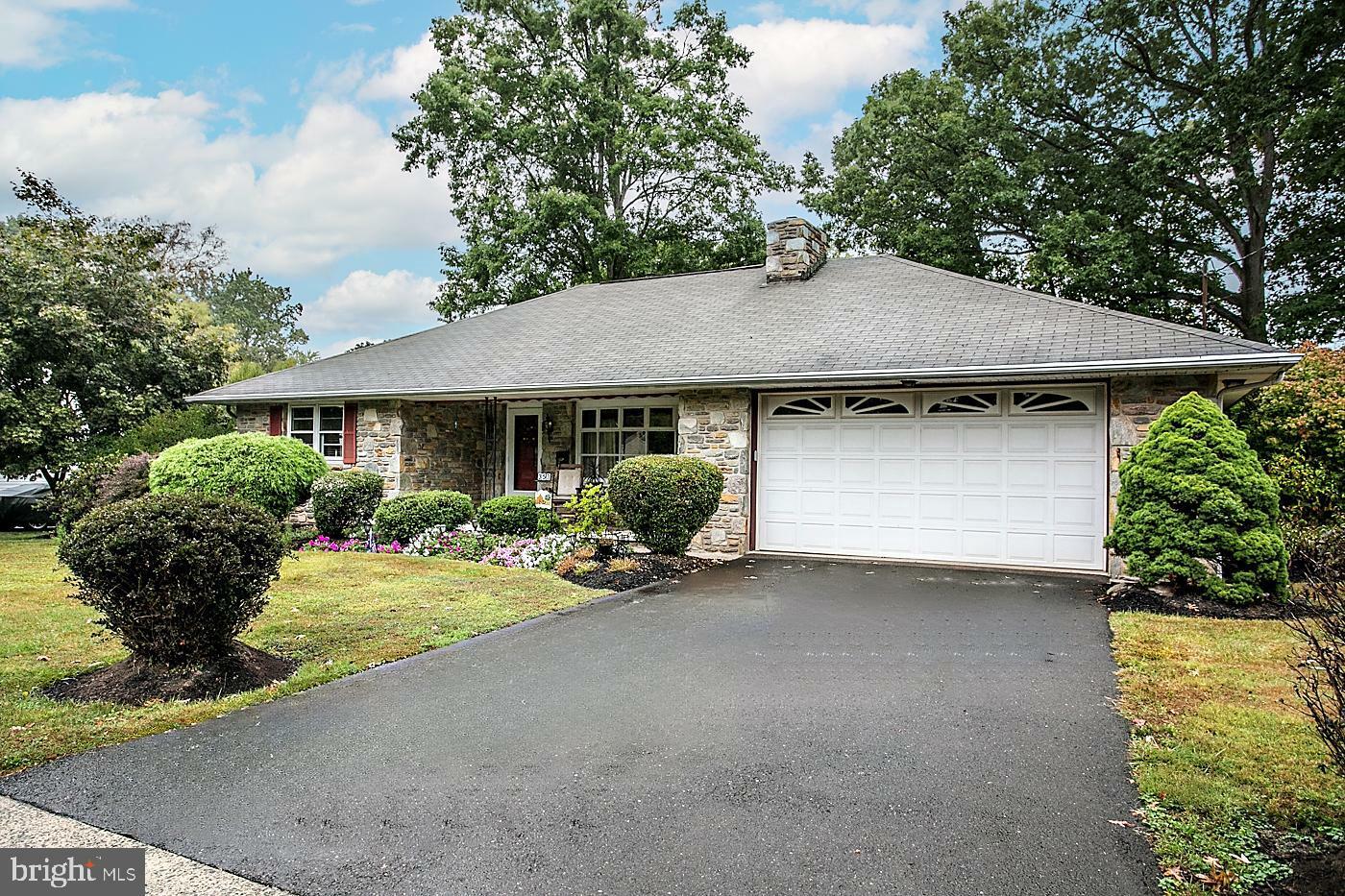 Property Photo:  353 Edgewood Drive  PA 19440 