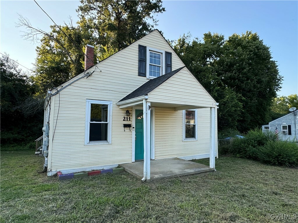 Property Photo:  211 Hylawn Avenue  VA 23901 