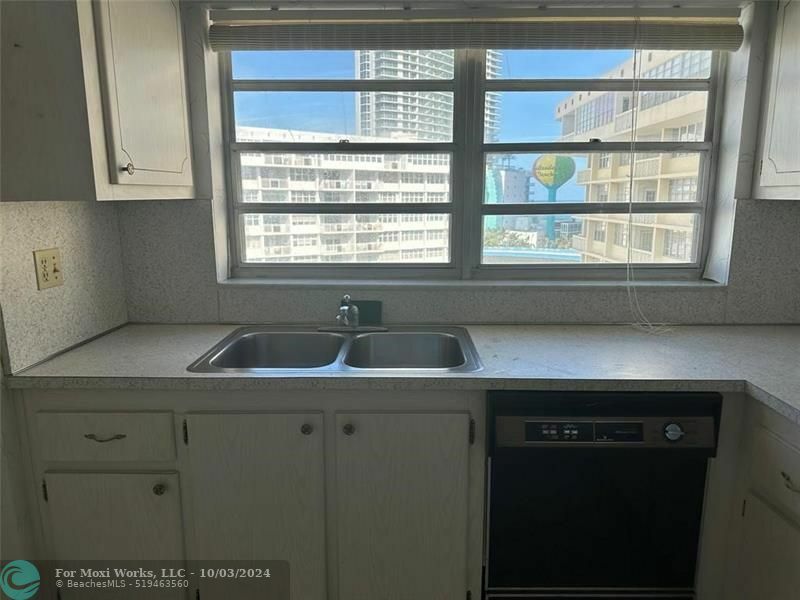 Property Photo:  1817 S Ocean Dr 915  FL 33009 