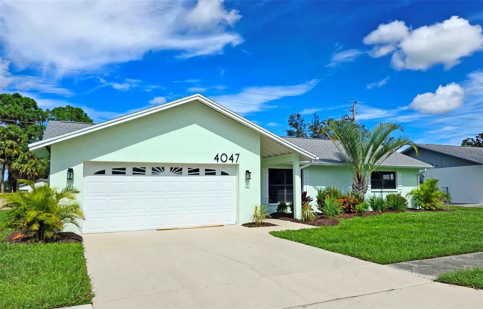 Property Photo:  4047 Teakwood Lane  FL 34232 