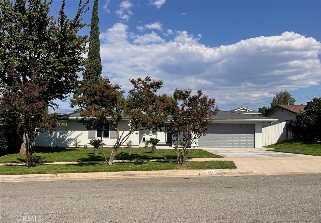 717 Greenwood Court  Redlands CA 92373 photo