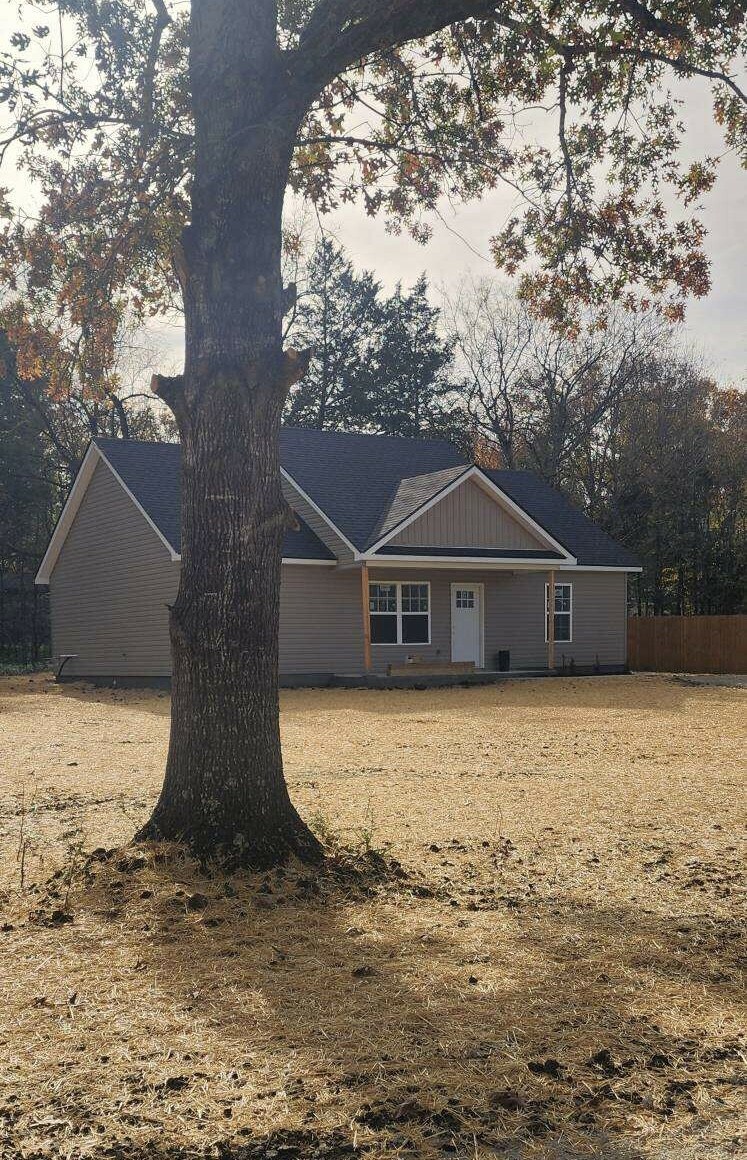 Property Photo:  555 Will Murphy Rd  TN 37091 