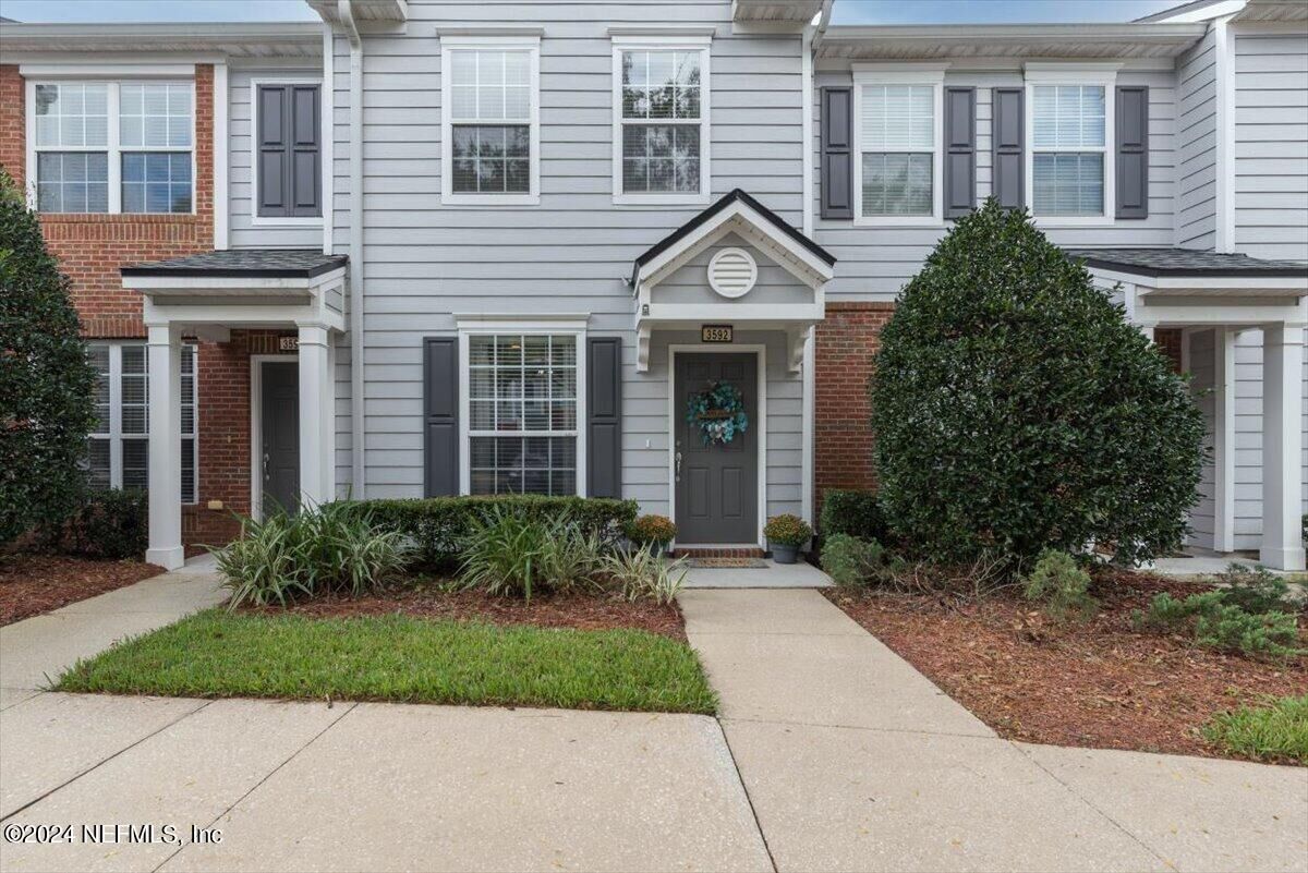 Property Photo: 3592 Pebble Path Lane FL 32224