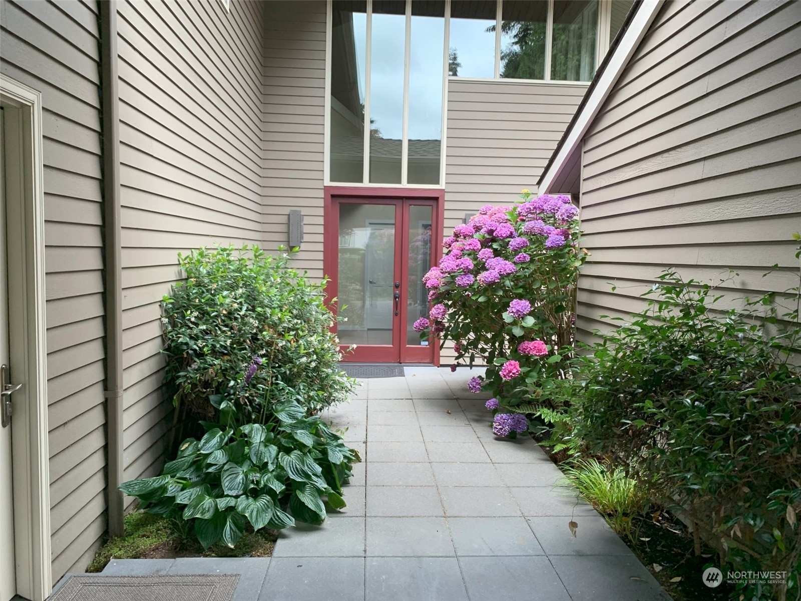 Property Photo:  7850 SE 62nd Street  WA 98040 