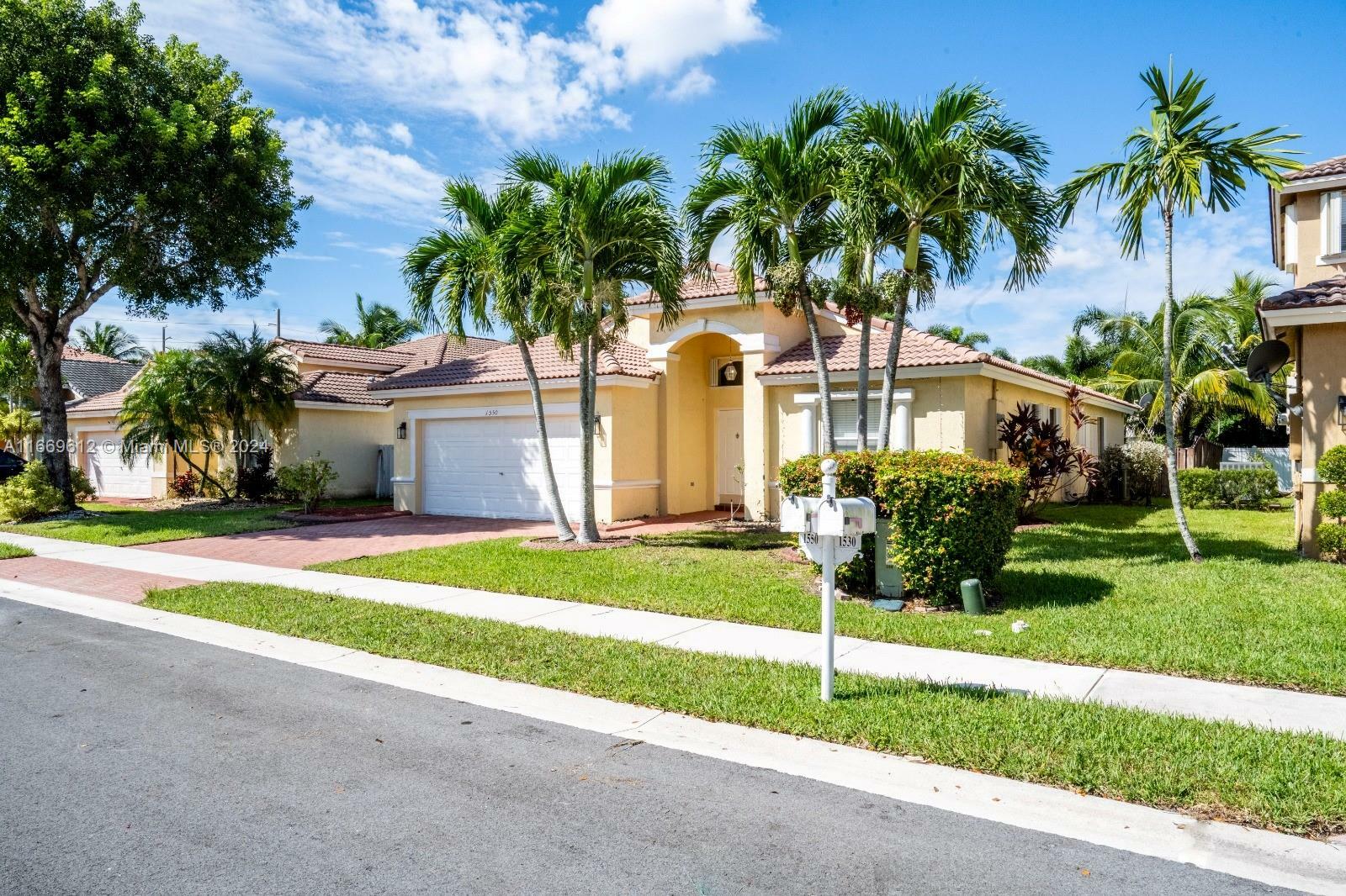 Property Photo:  1550 SW 193rd Ter  FL 33029 