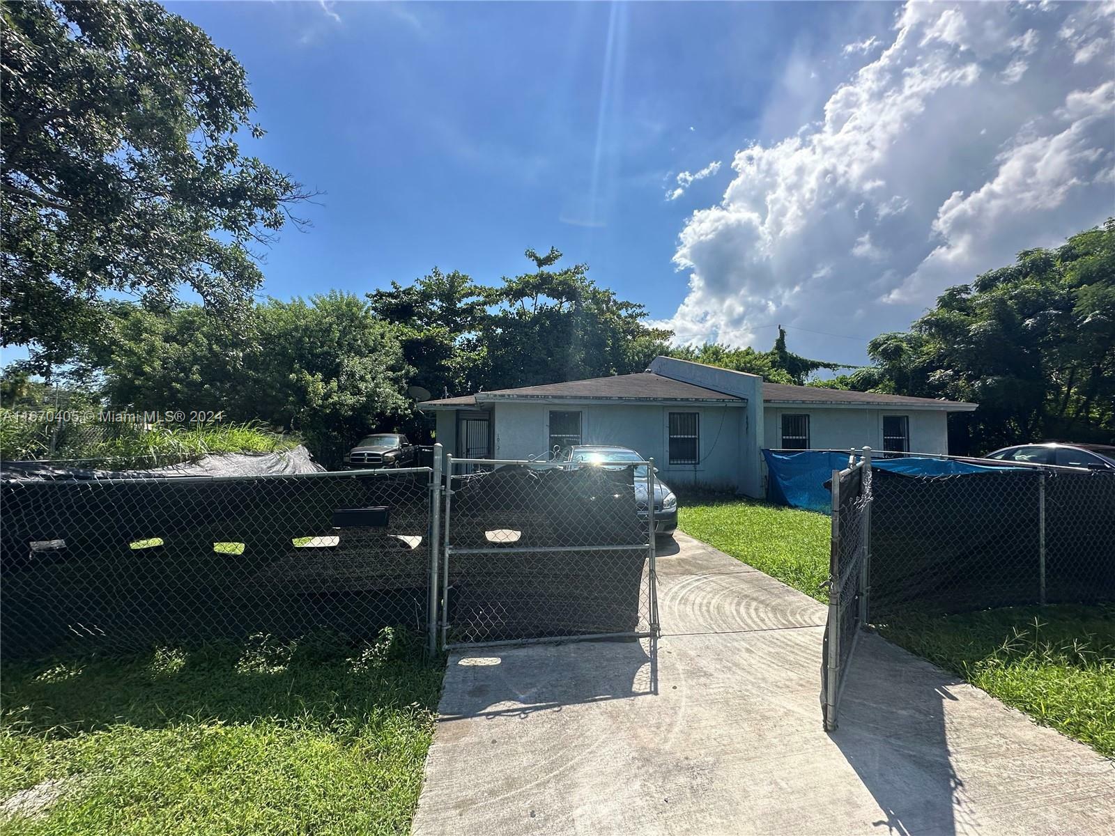 Property Photo:  10030 E Hibiscus St  FL 33157 