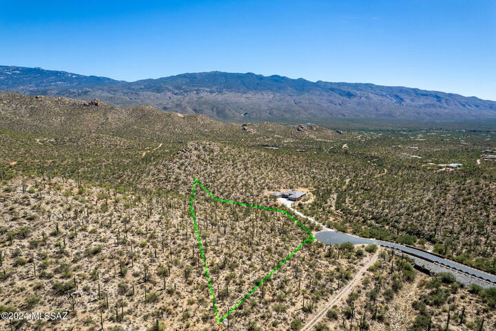 Property Photo: 13716 E Placita Del Inca 8 AZ 85749