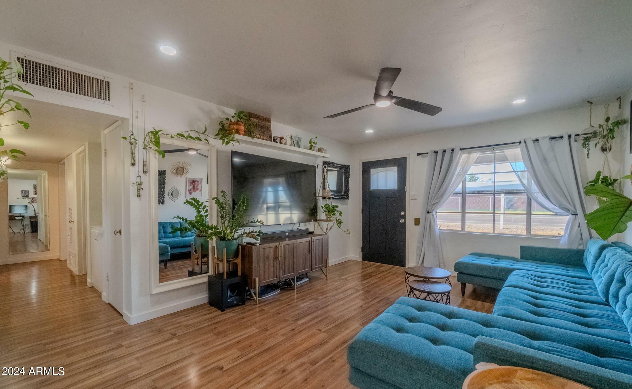 Property Photo: 2047 W Maryland Avenue AZ 85015